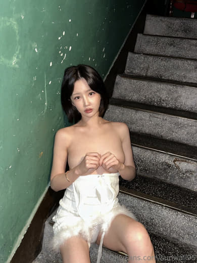 【2023-07-23】Horny open car girl ♥.m4v